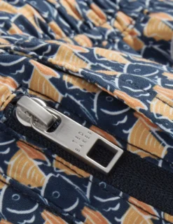 Badehose mit geometrischem Goldfischmuster