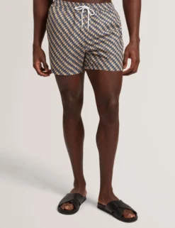 Badehose mit geometrischem Goldfischmuster
