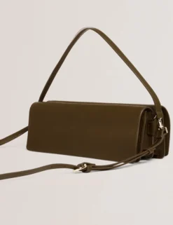 Baguette-Schultertasche aus Leder mit Überschlag