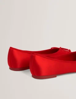 Ballerinas mit Satinschleife