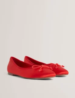 Ballerinas mit Satinschleife