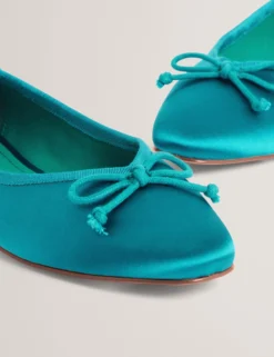 Ballerinas mit Satinschleife