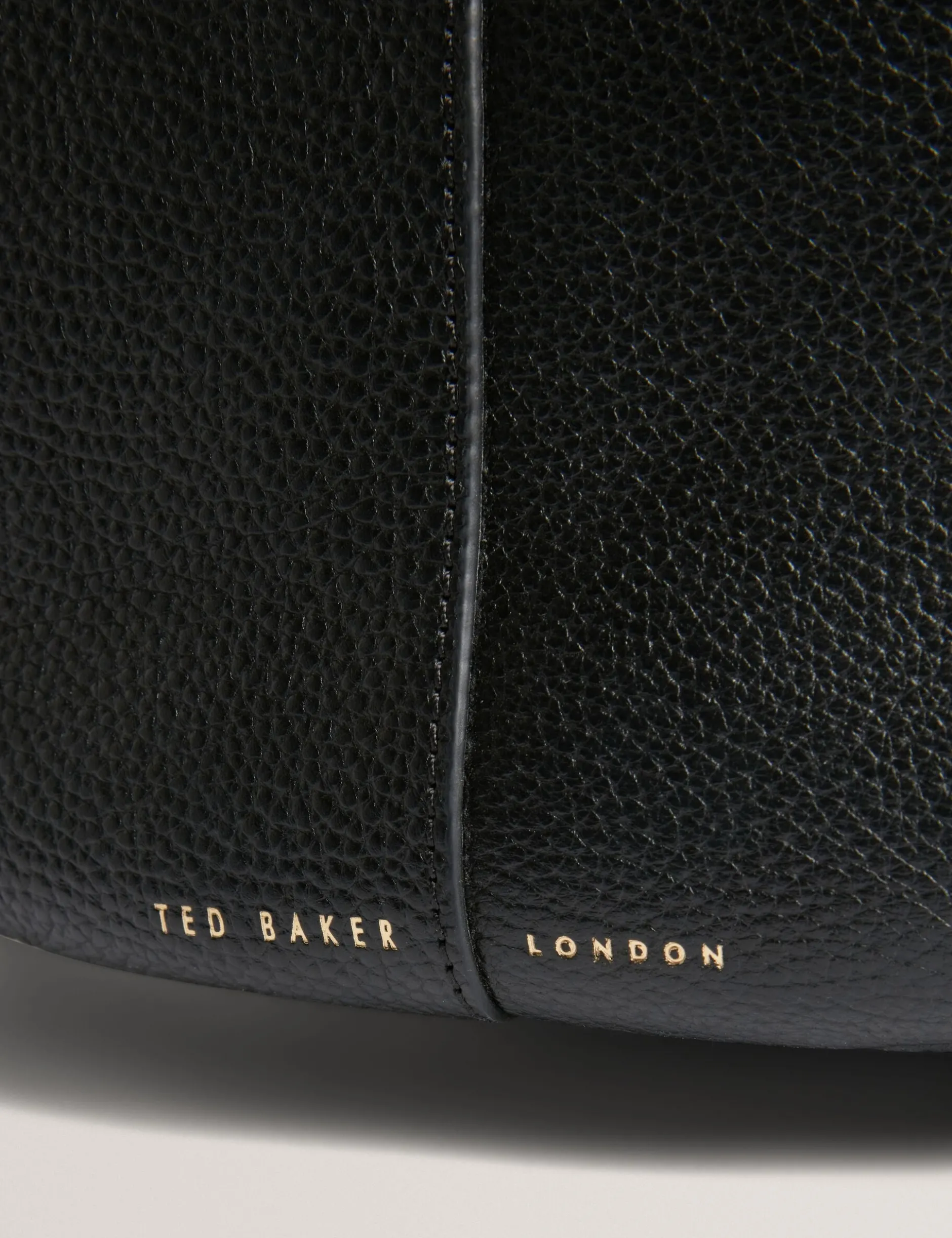 Bar Detail Slouchy Leder Hobo Bag
