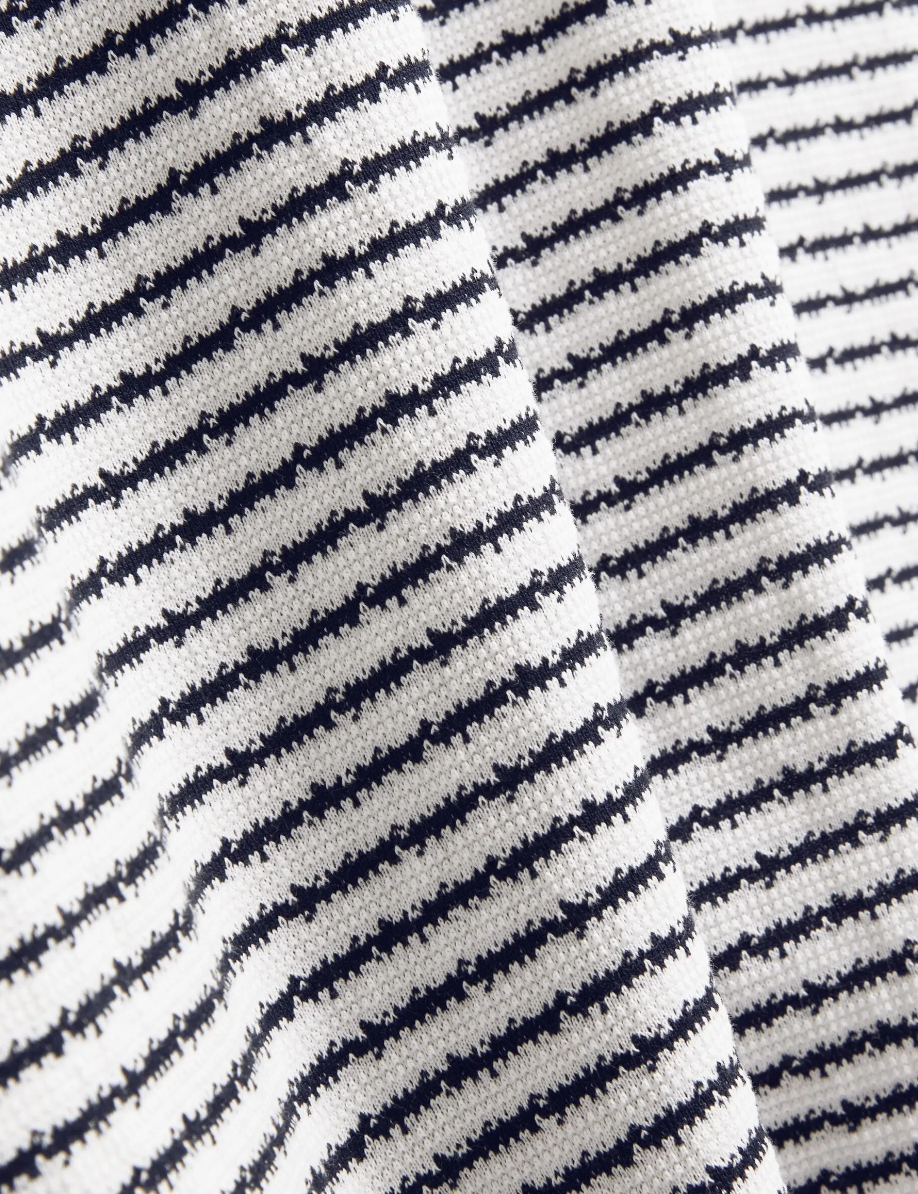 Baumwoll-T-Shirt mit Strukturstreifen und Rundhalsausschnitt