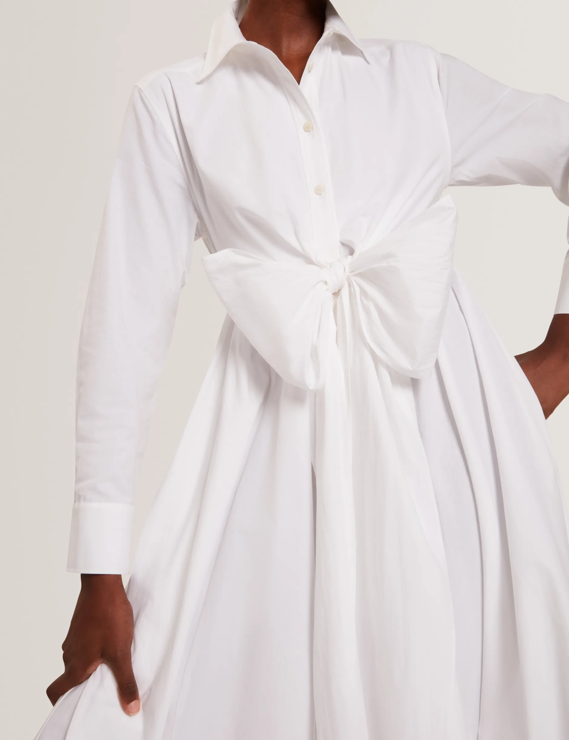 Baumwoll-Wickelkleid mit Cut-Outs, Midi-Länge, Hemdbluse