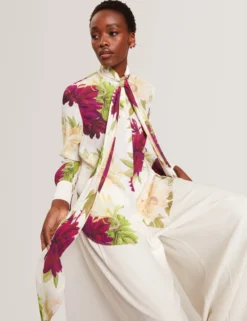 Bluse mit bedrucktem Schalkragen und langen Ärmeln