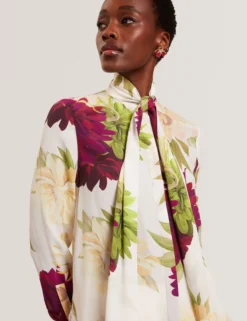 Bluse mit bedrucktem Schalkragen und langen Ärmeln