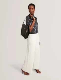 Boxy Tote Bag aus weichem Leder mit Reißverschlusstasche