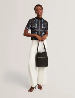Boxy Tote Bag aus weichem Leder mit Reißverschlusstasche