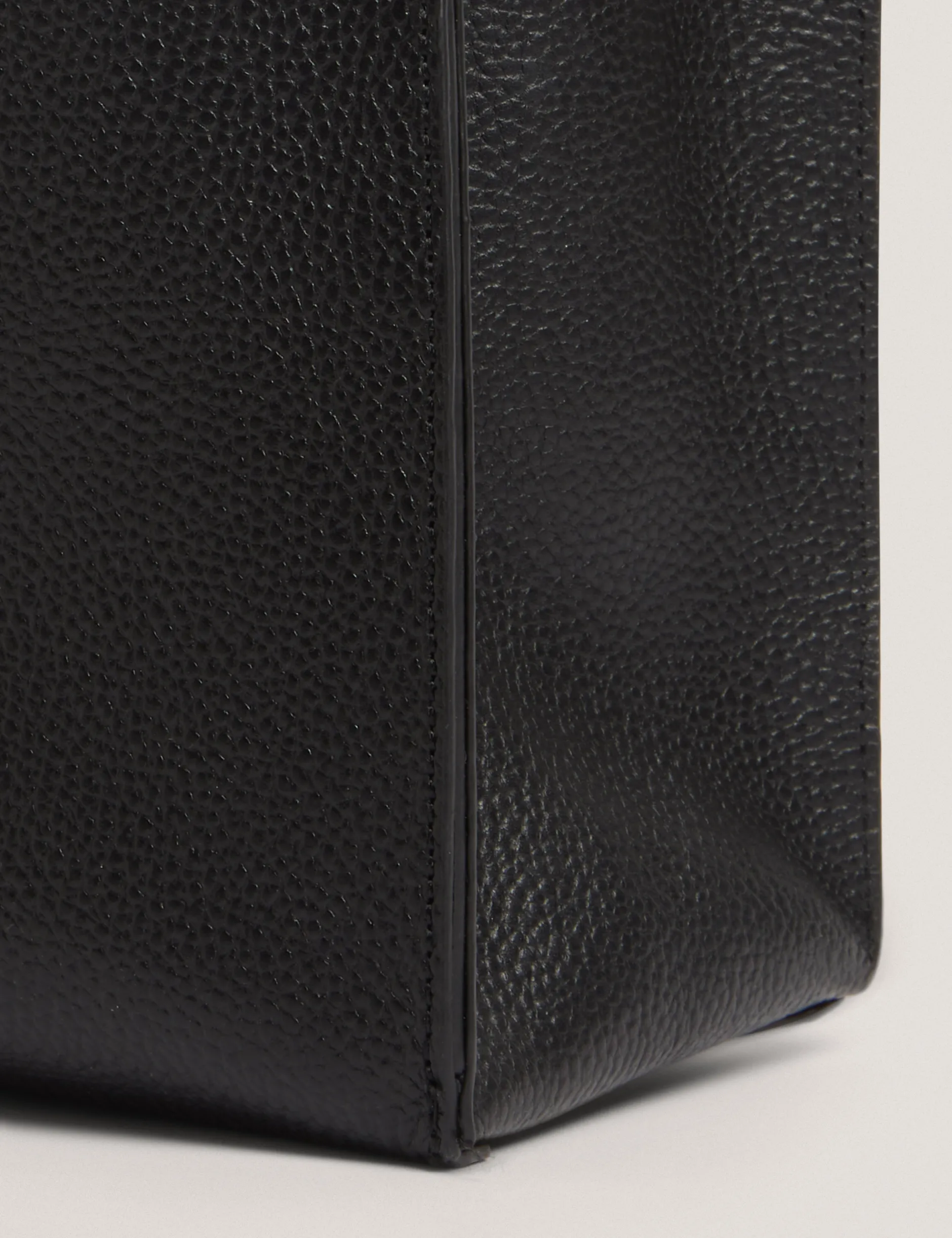Boxy Tote Bag aus weichem Leder mit Reißverschlusstasche