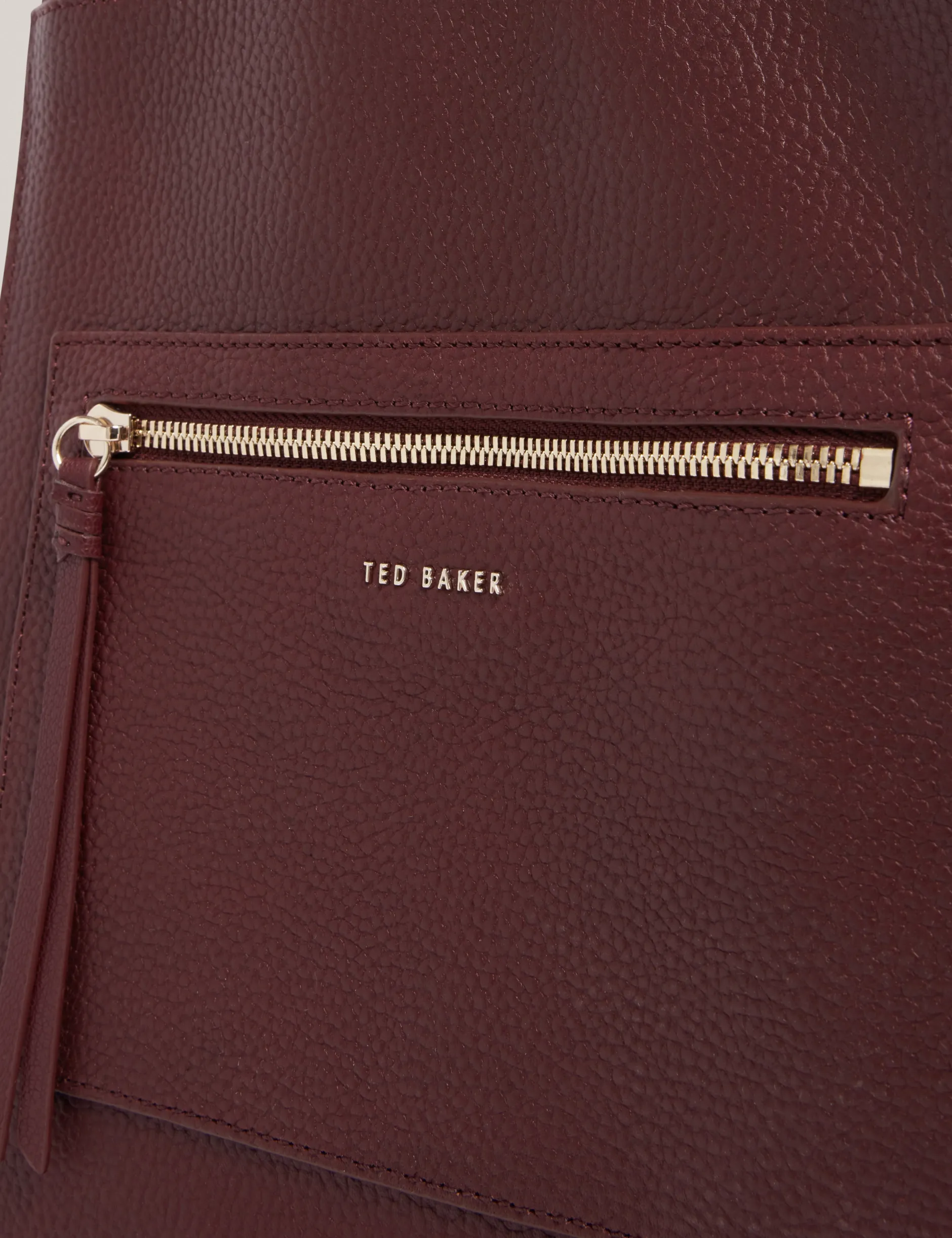 Boxy Tote Bag aus weichem Leder mit Reißverschlusstasche