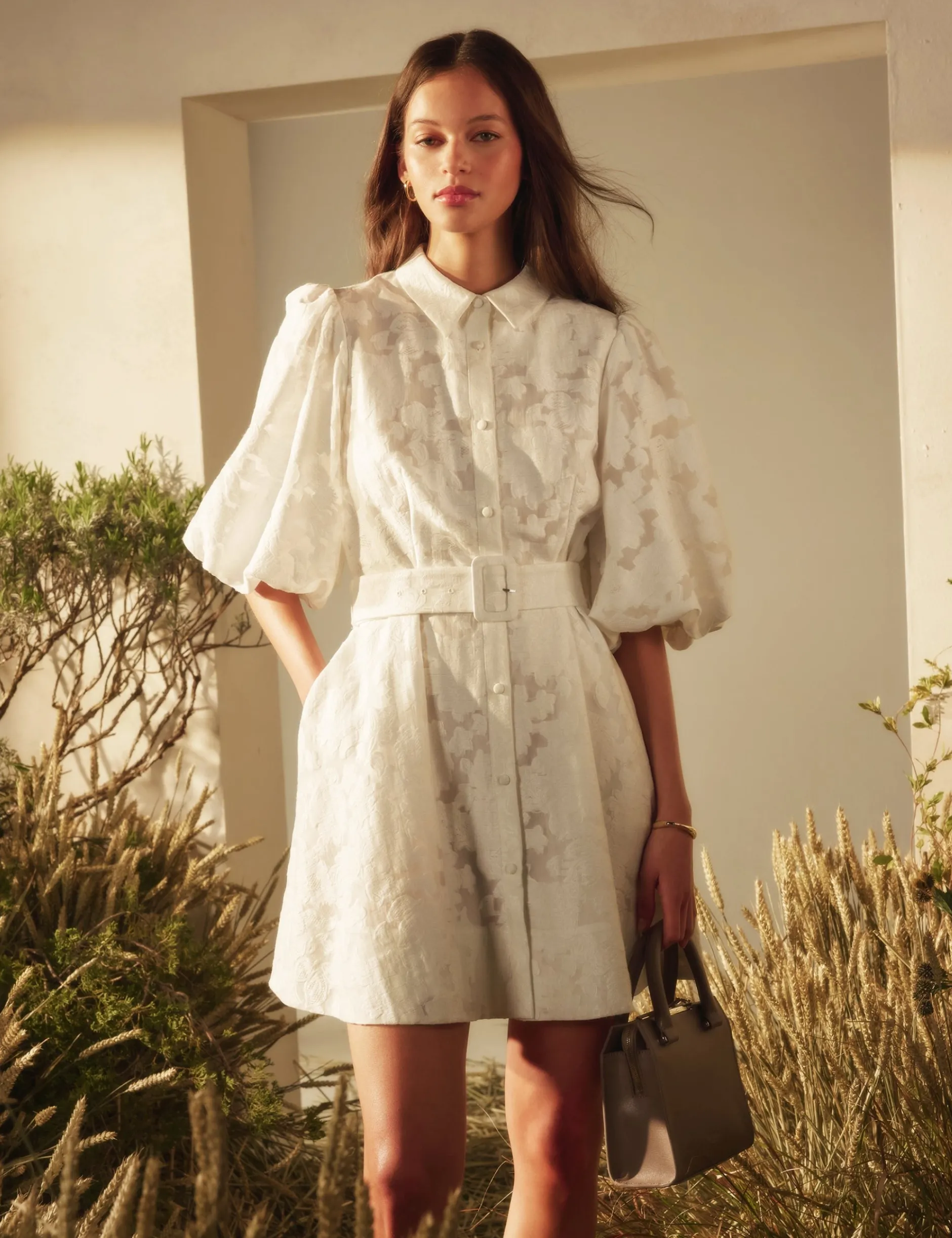 Burnout-Mini-Hemdblusenkleid mit Blumenmuster und Puffärmeln