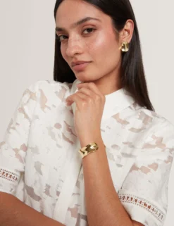 Burnout-Shirt mit Blumenmuster und verkürztem Schnitt