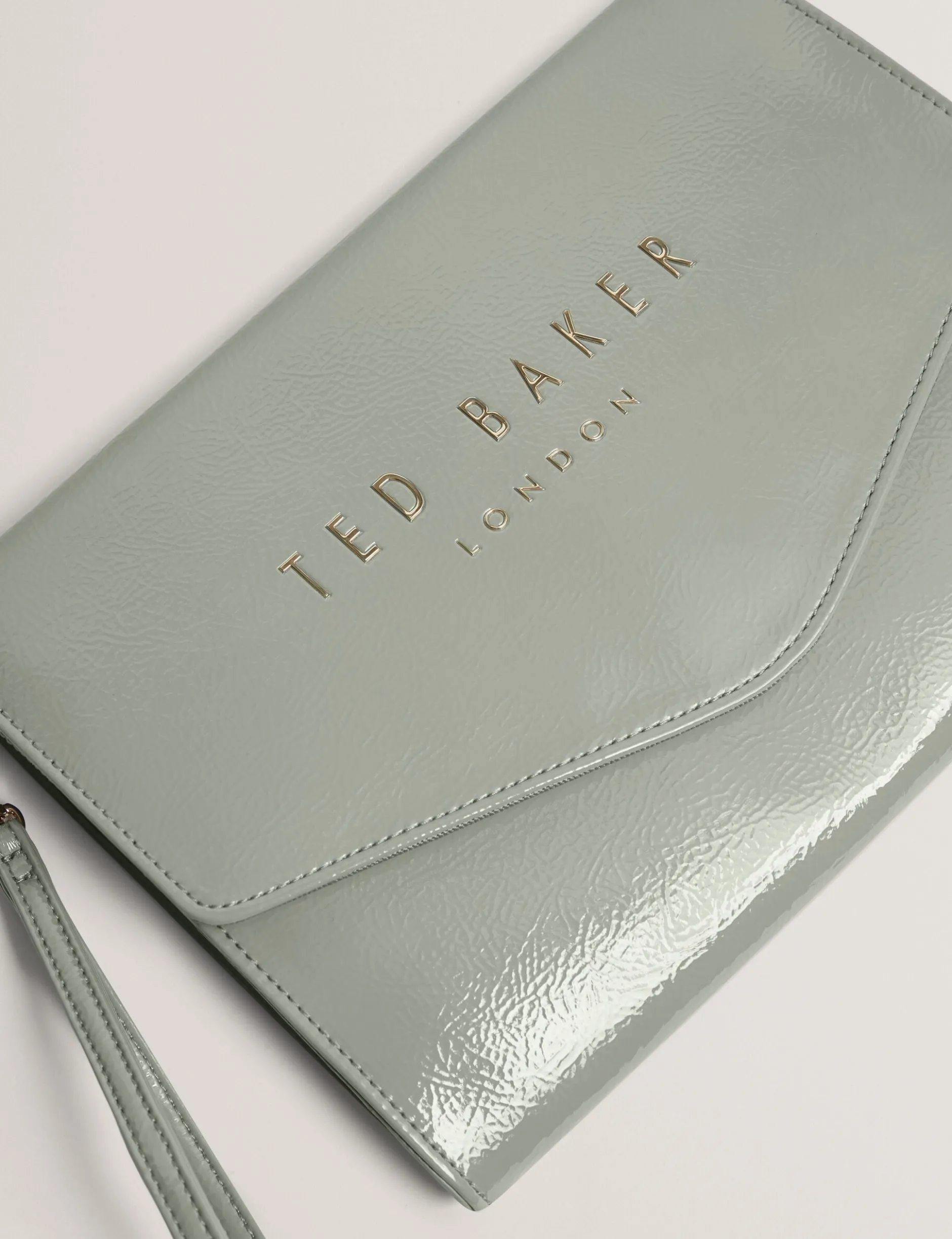 Clutch-Tasche aus Lacklederimitat