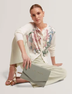 Clutch-Tasche aus Lacklederimitat