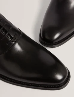 Derby-Schnürschuhe aus Glattleder