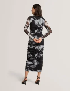 Dunkelblümtes, geblümtes, gerafftes, figurbetontes Midikleid aus Mesh