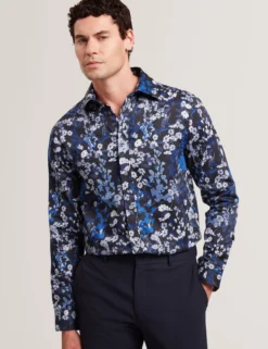 Elegantes Langarmhemd mit Ton-in-Ton-Blumenmuster