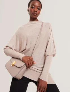 Feiner Merinowollpullover, lang geschnitten