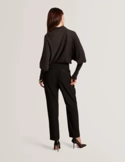 Feiner Merinowollpullover, lang geschnitten
