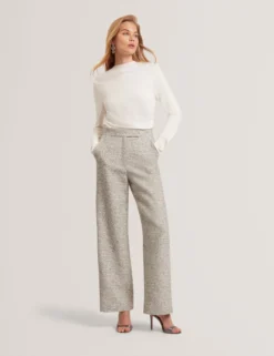 Feinstrickoberteil mit drapierter Satin-Vorderseite