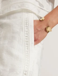 Florale Textur Hochgeschnittene Webshorts