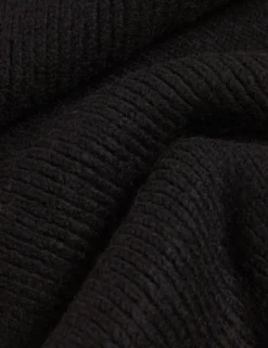 Gerippter Strickschal aus Wollmischung
