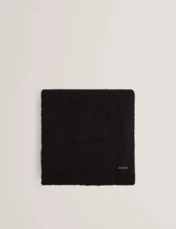 Gerippter Strickschal aus Wollmischung