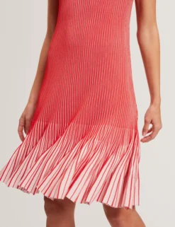 Geripptes Strick-Minikleid mit umgeschlagenem Saum