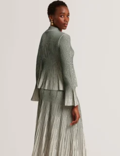 Gestreiftes Rippstrick-Langarmshirt mit ausgestellten Ärmeln