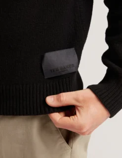 Grobstrickpullover mit Rundhalsausschnitt