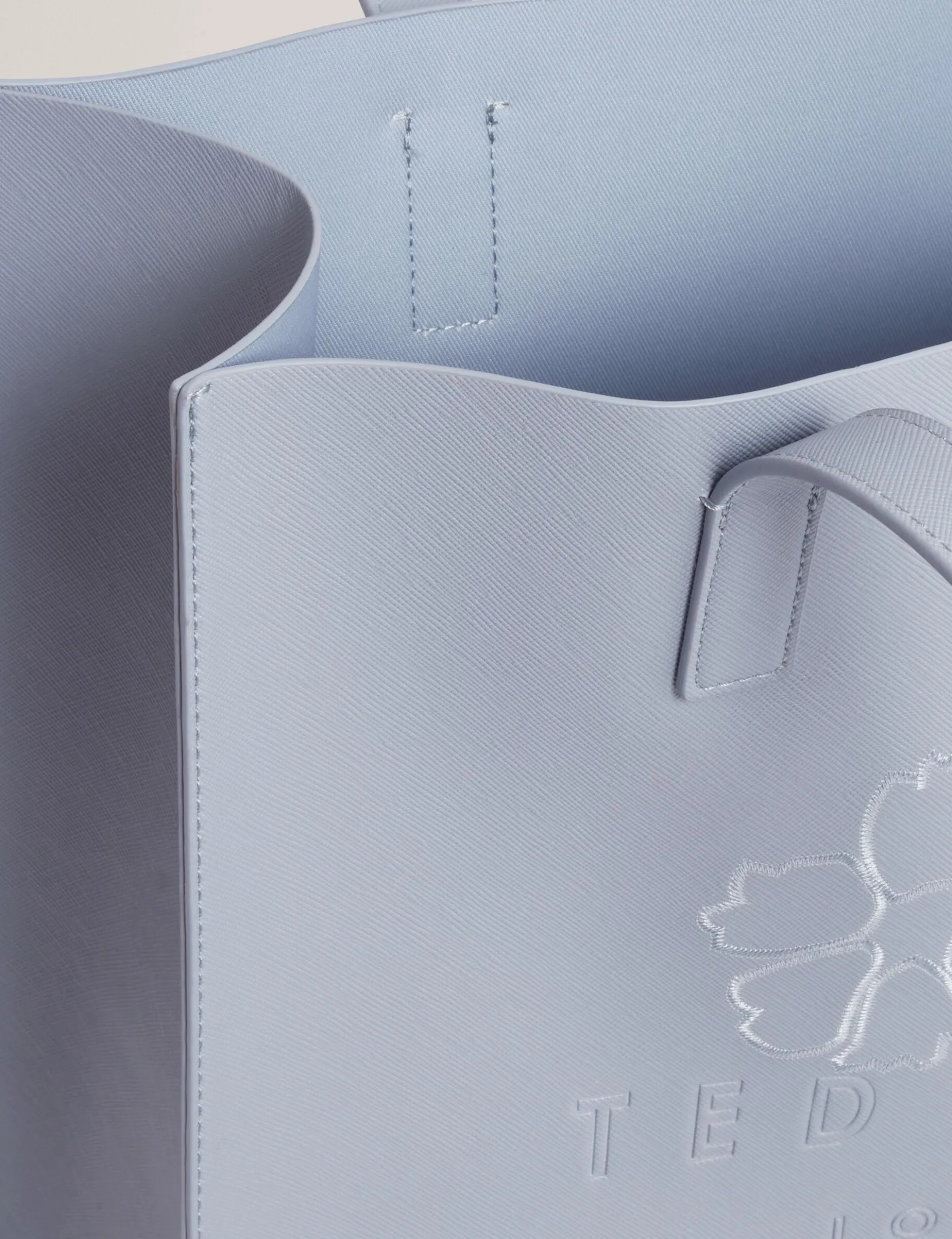 Große bestickte Shopper-Tasche mit Blumenmuster und Anhänger