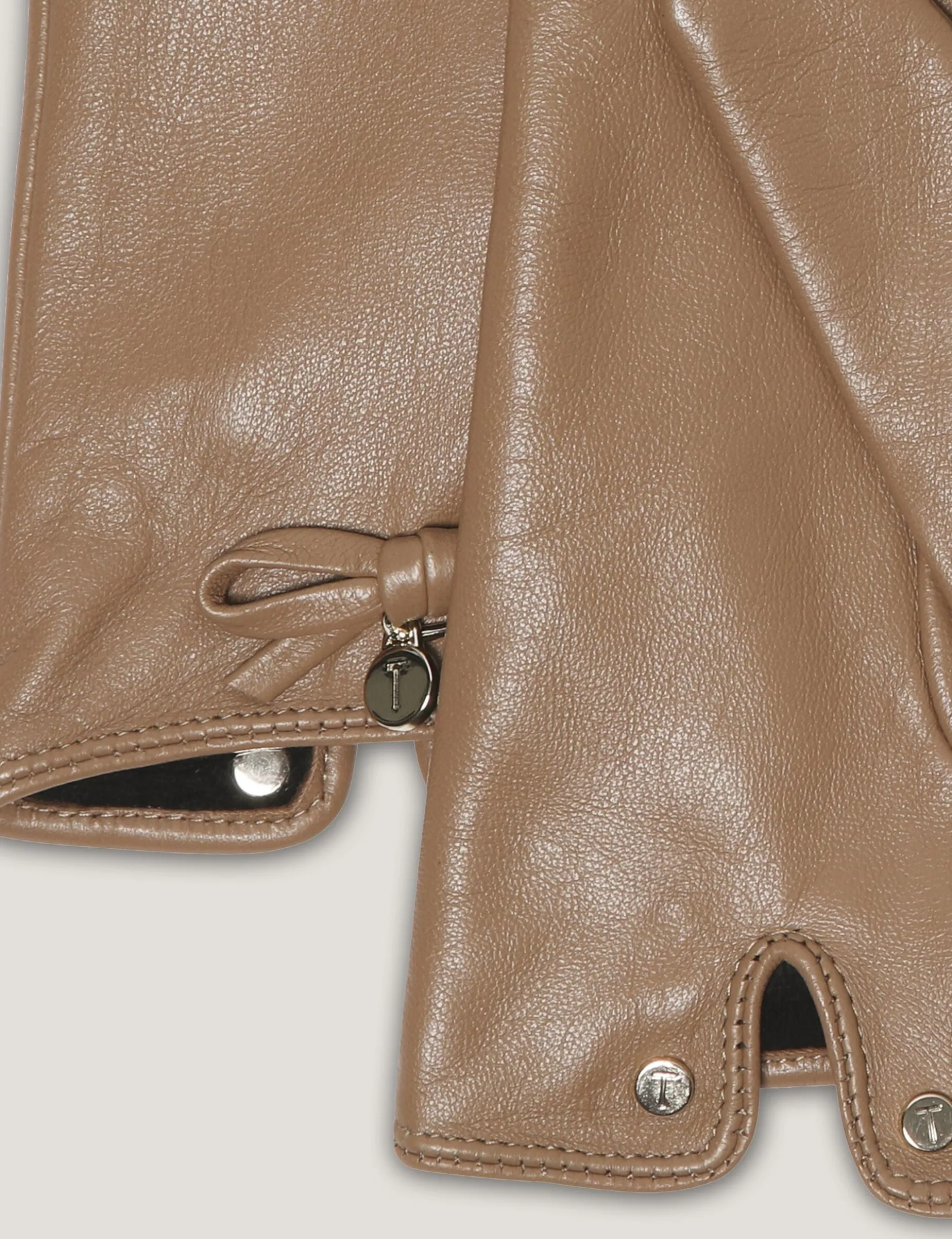 Handschuhe mit Schleifendetail aus weichem Leder