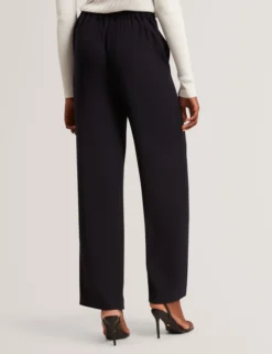 Hochtaillierte Schlupfhose mit weitem Bein