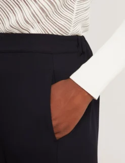 Hochtaillierte Schlupfhose mit weitem Bein