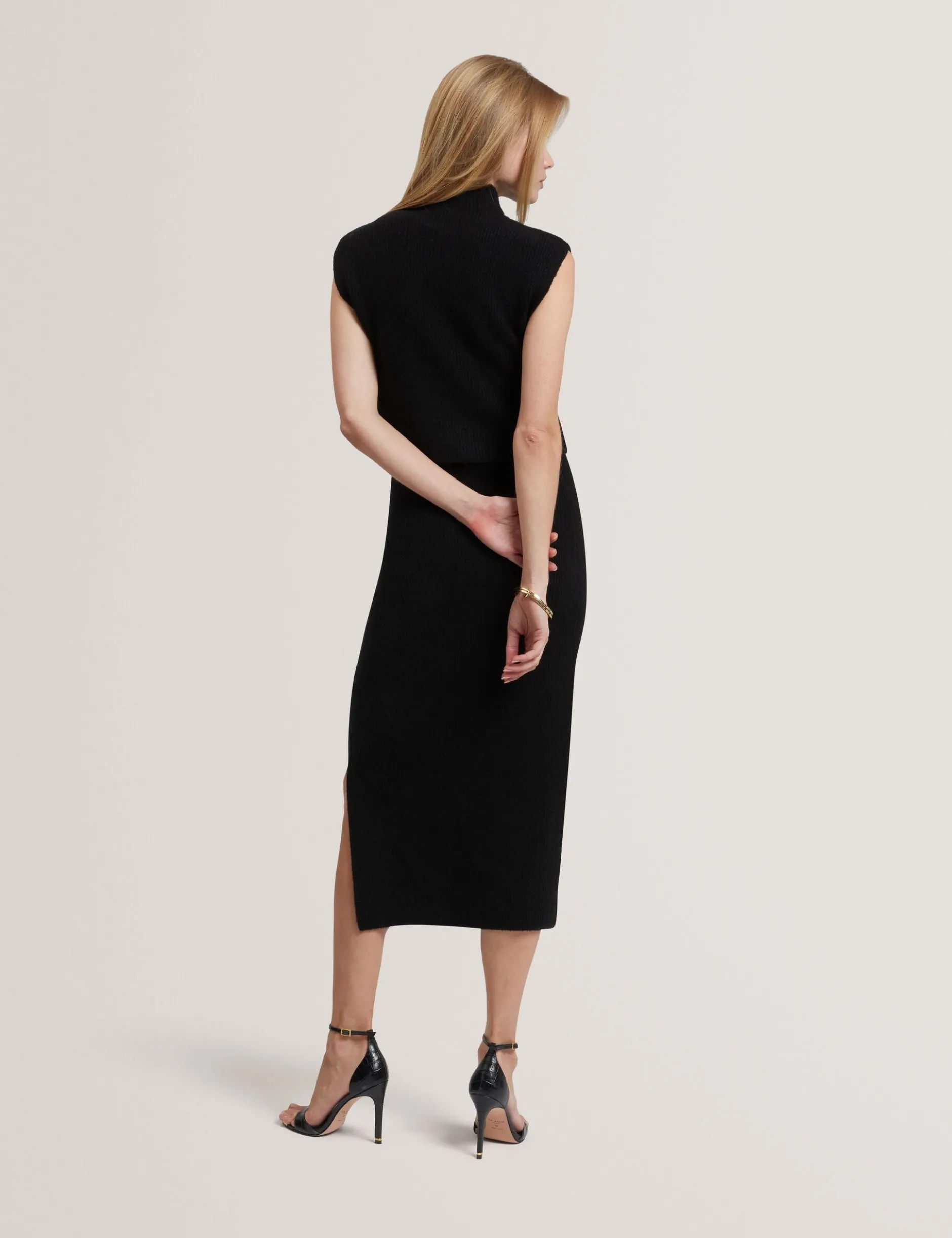 2-in-1 ärmelloses Strick-Midikleid mit Tanktop