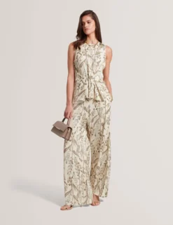 Jacquard-Hose mit weitem Bein und Blattmuster