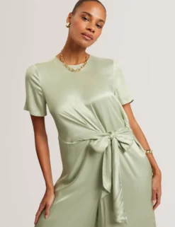 Jumpsuit mit Bindedetails, kurzen Ärmeln und weitem Bein