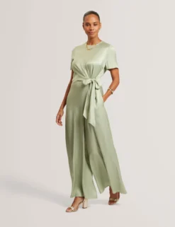 Jumpsuit mit Bindedetails, kurzen Ärmeln und weitem Bein