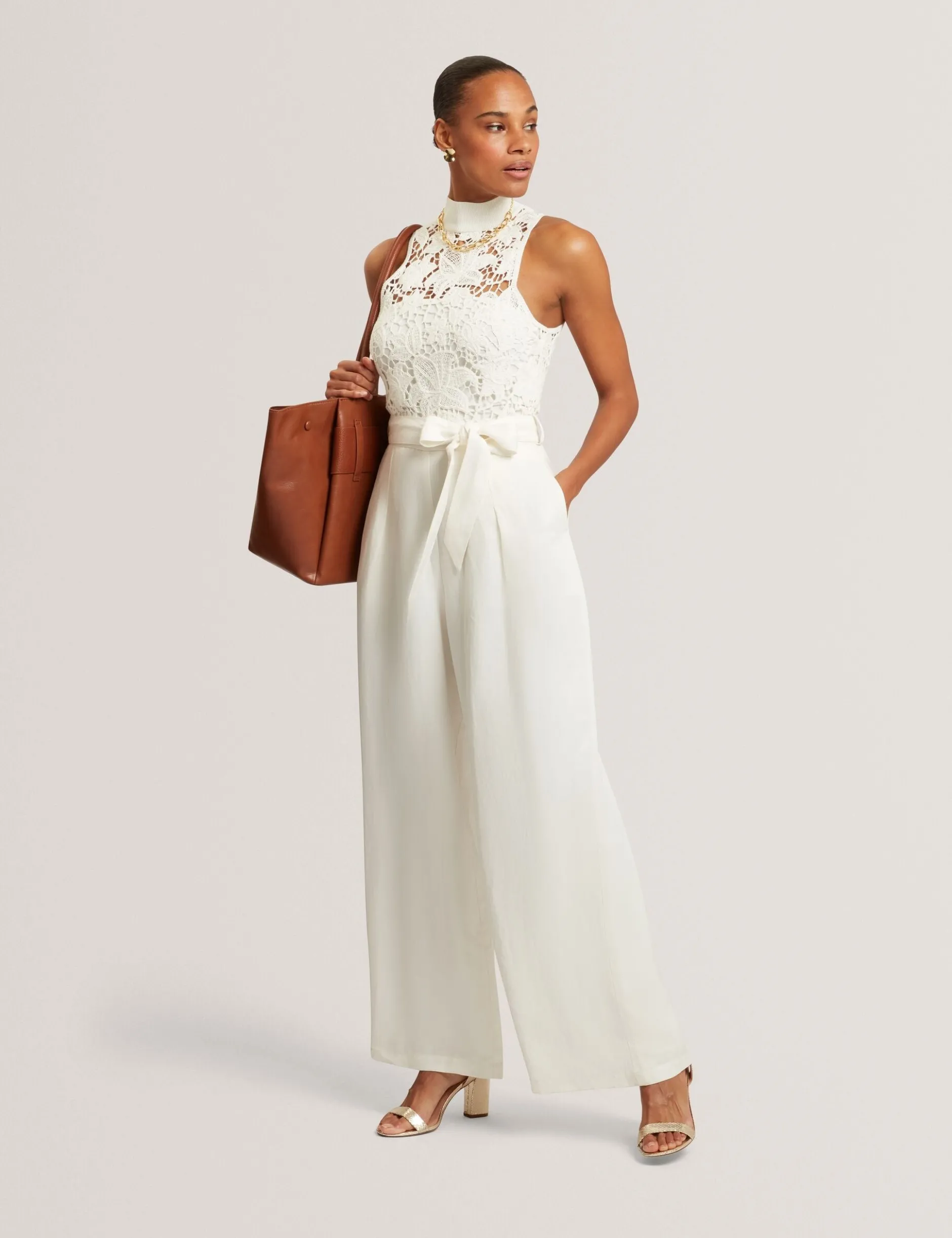 Jumpsuit mit Häkelspitze und weitem Bein