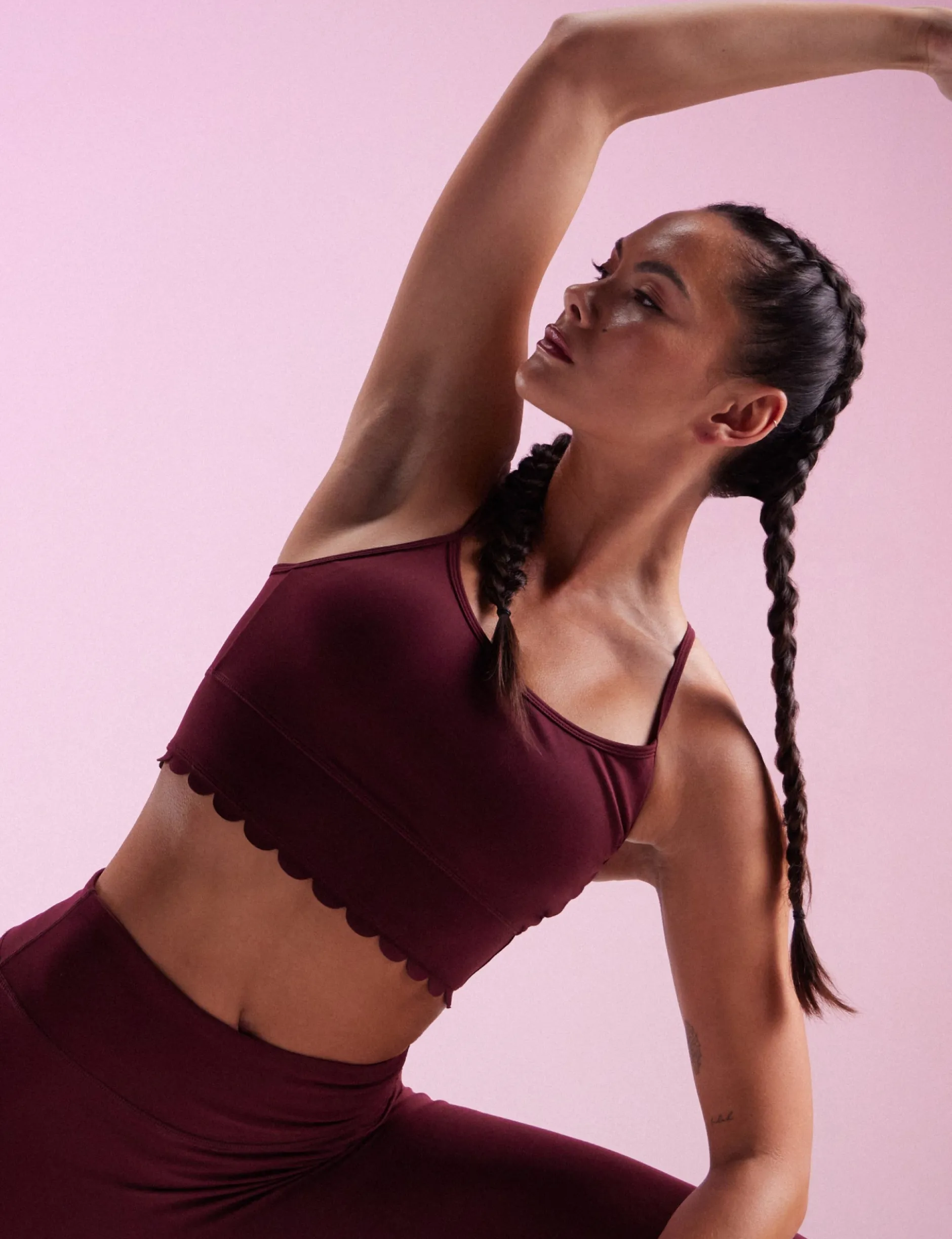 Komfortabler Yoga-Sport-BH mit Wellenkante