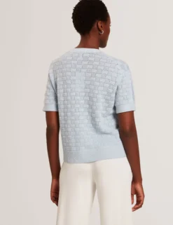 Kurzarm-Top aus strukturiertem Strickmaterial aus Seidenmischgewebe