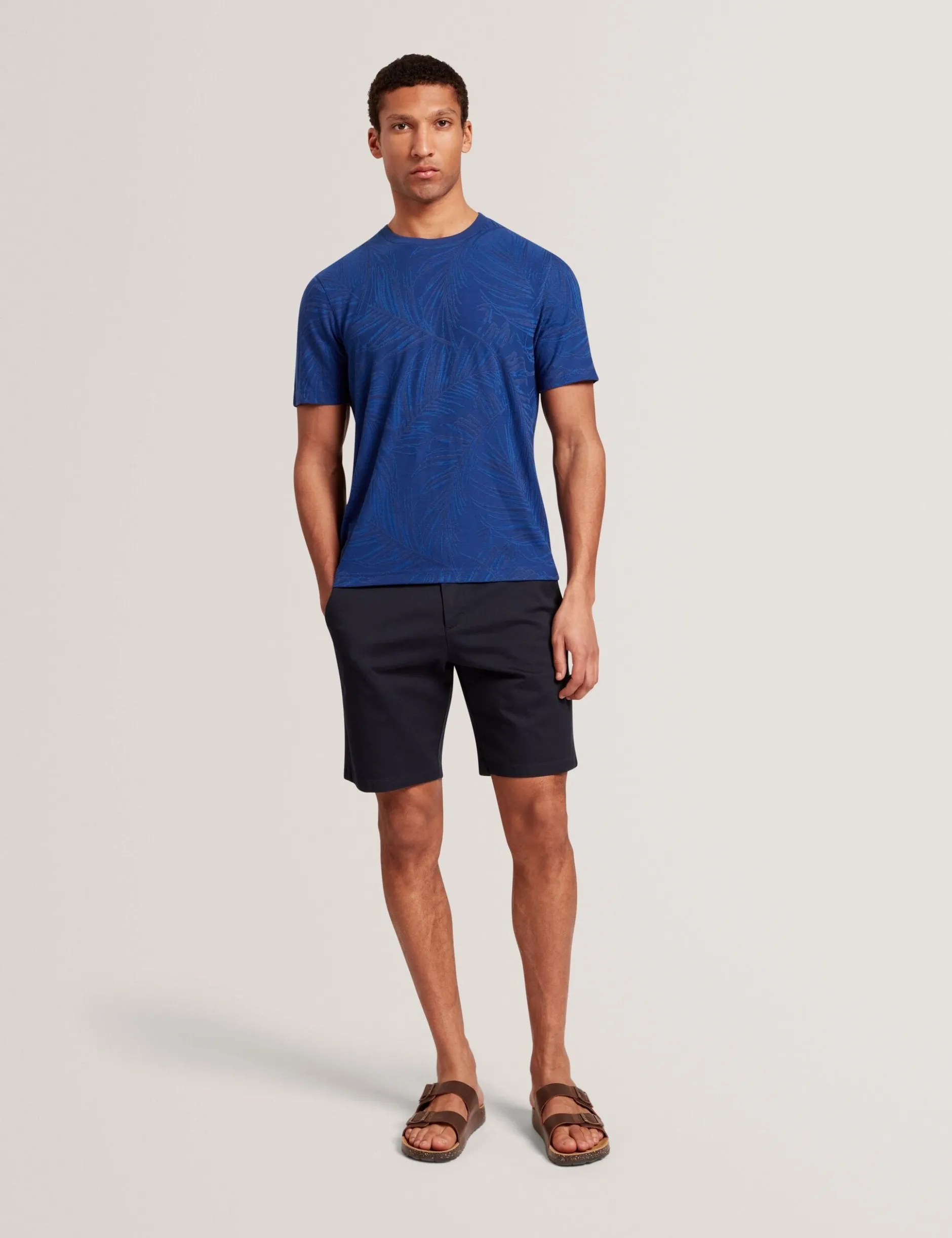 Kurzarm-T-Shirt mit Jacquard-Blattmuster