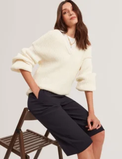 Kurze Culottes mit Stretchbund und weitem Bein