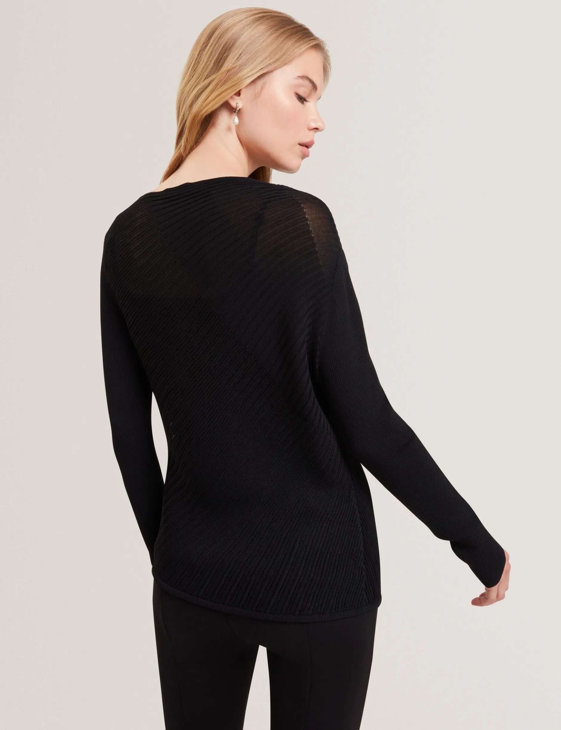 Langarm-Strickoberteil mit transparenten Details