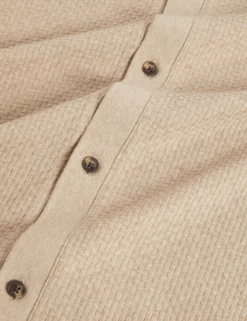 Langärmliges, strukturiertes Poloshirt mit Knopfleiste