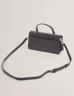 Lederhandtasche mit länglichem Henkel und Bar-Detail