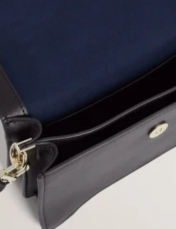 Lederhandtasche mit länglichem Henkel und Bar-Detail