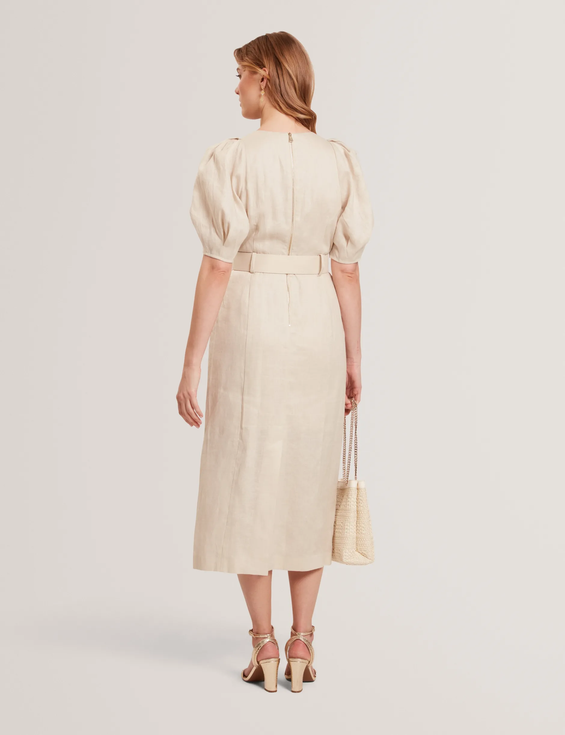 Leinen-Midikleid mit Puffärmeln und Gürtel