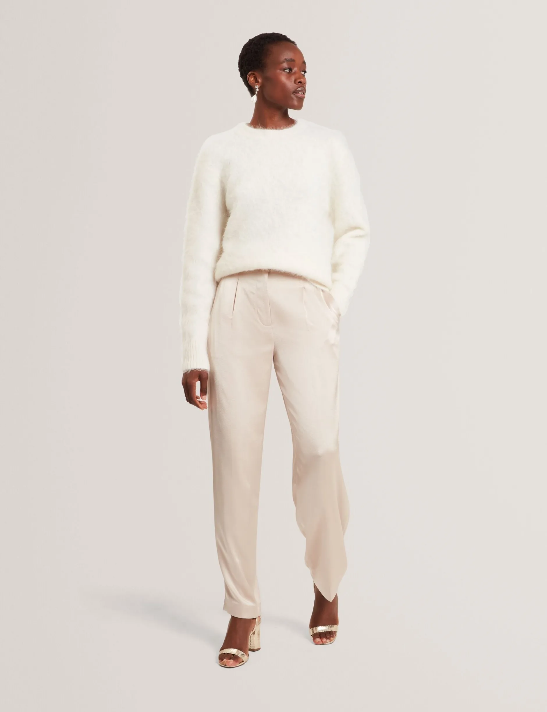 Lässiger Pullover aus gebürsteter Alpakawolle